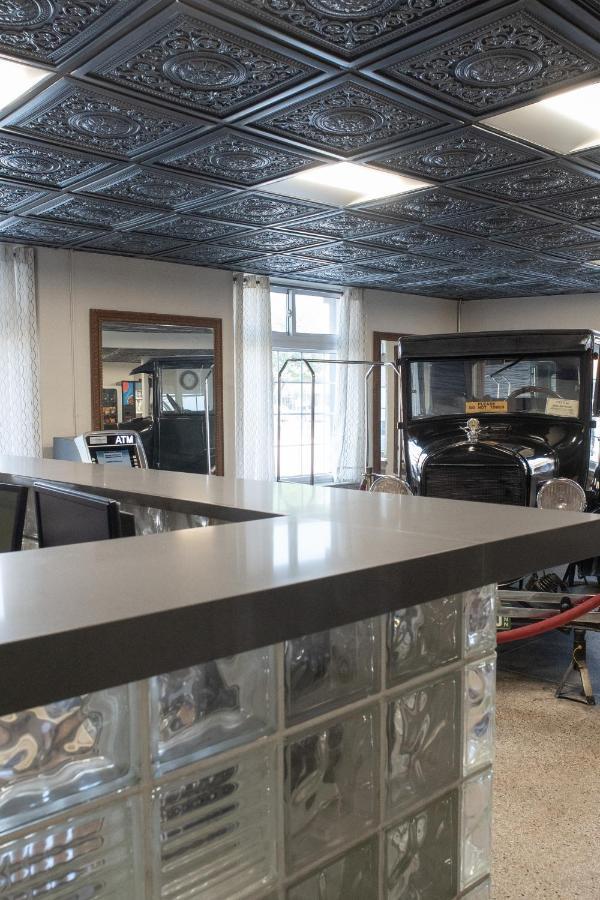 Hotel Chataura Dearborn Bagian luar foto